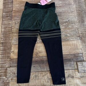 Bombshell Sportswear Olive/Black Athletic Leggings NWT
